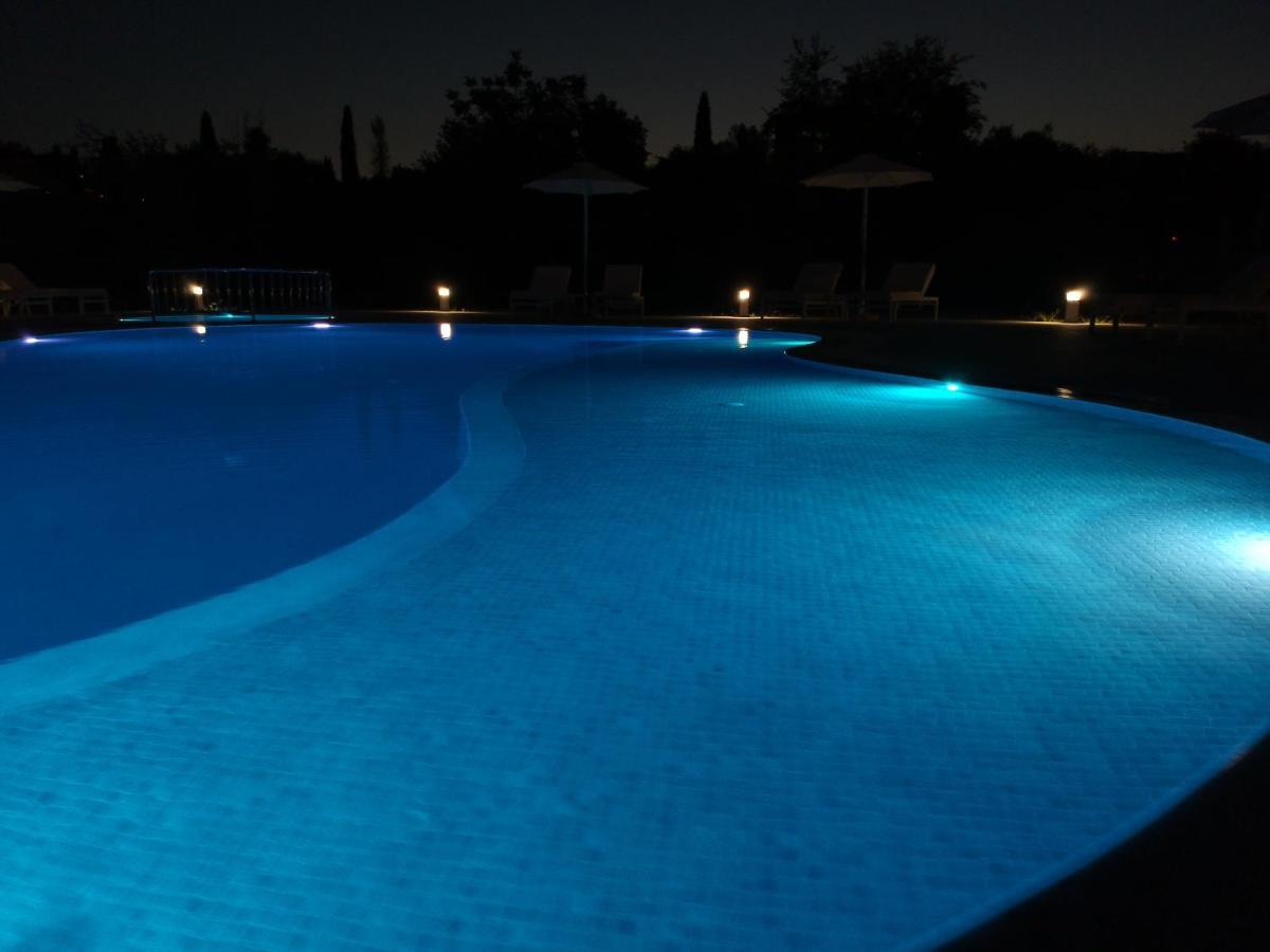 Santos Luxury Apartments Dassiá Eksteriør bilde