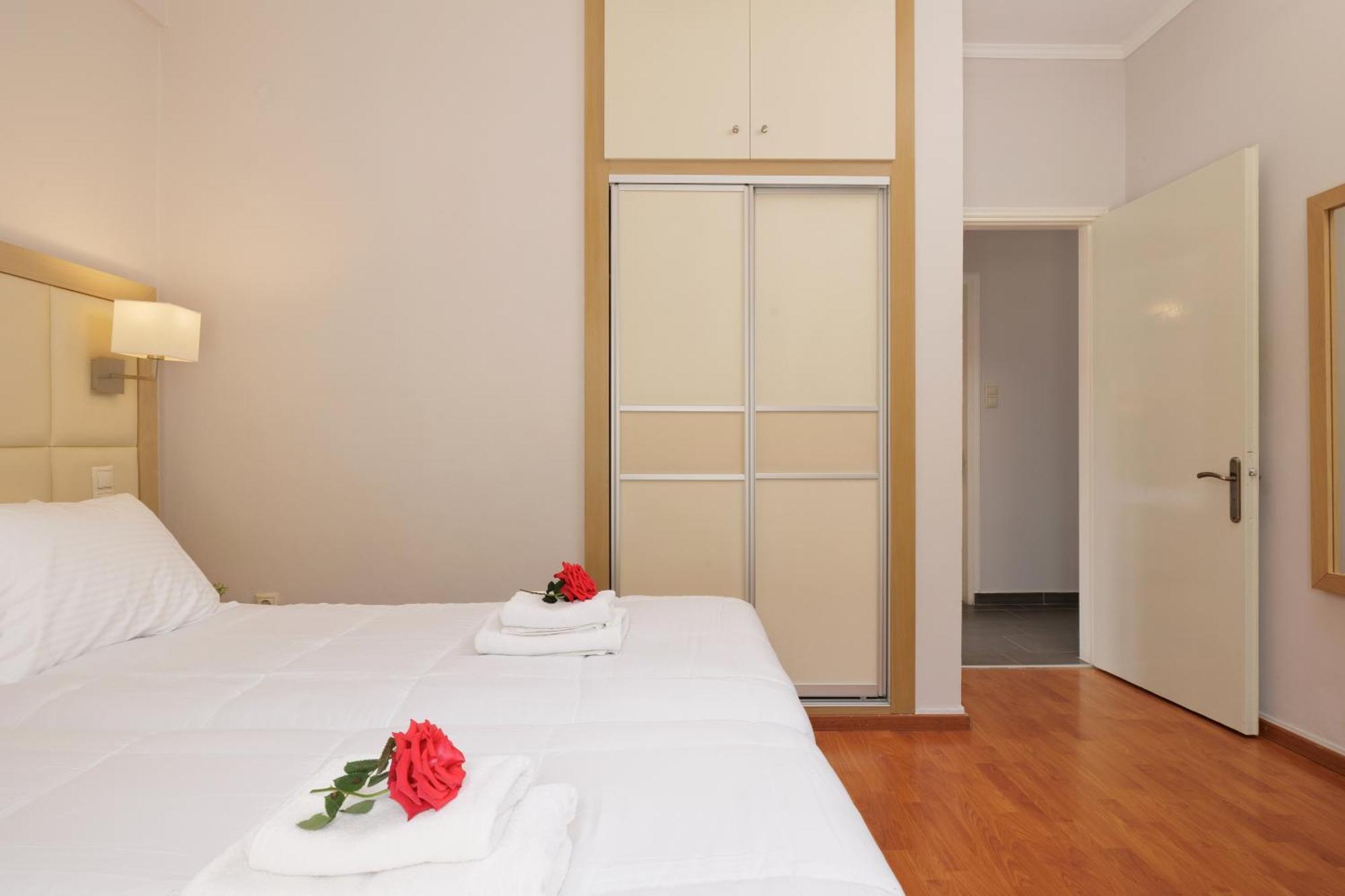 Santos Luxury Apartments Dassiá Eksteriør bilde
