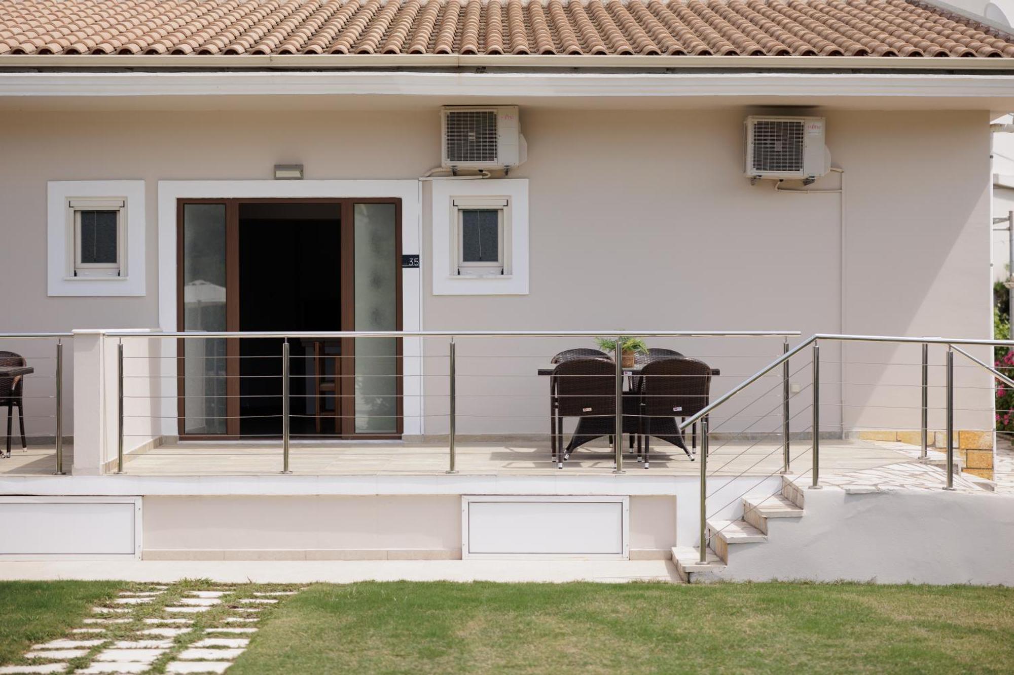 Santos Luxury Apartments Dassiá Eksteriør bilde