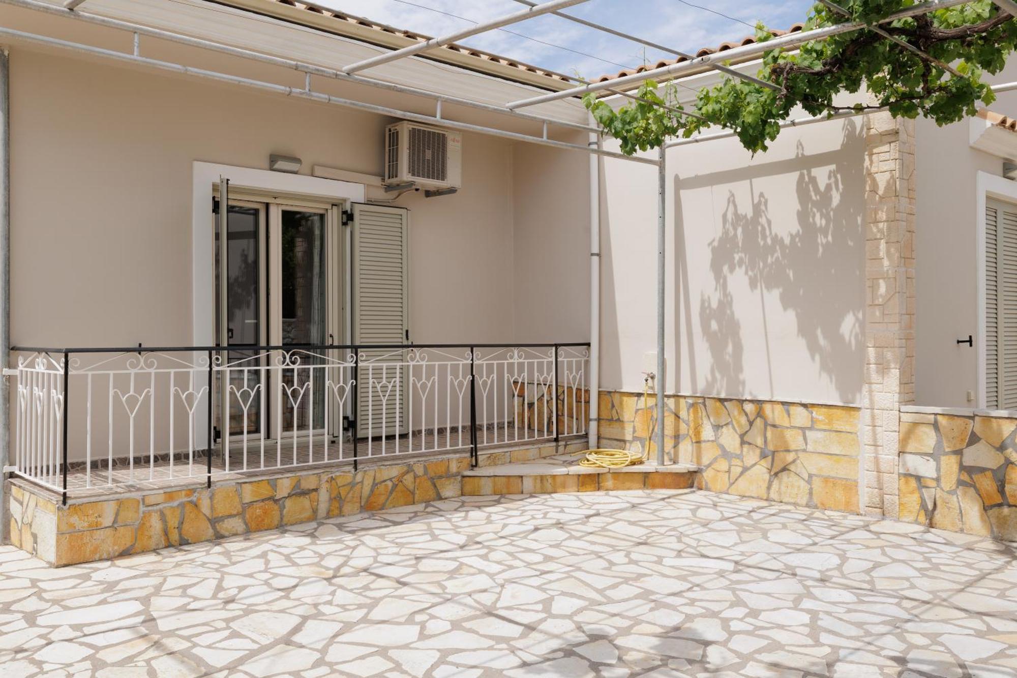 Santos Luxury Apartments Dassiá Eksteriør bilde