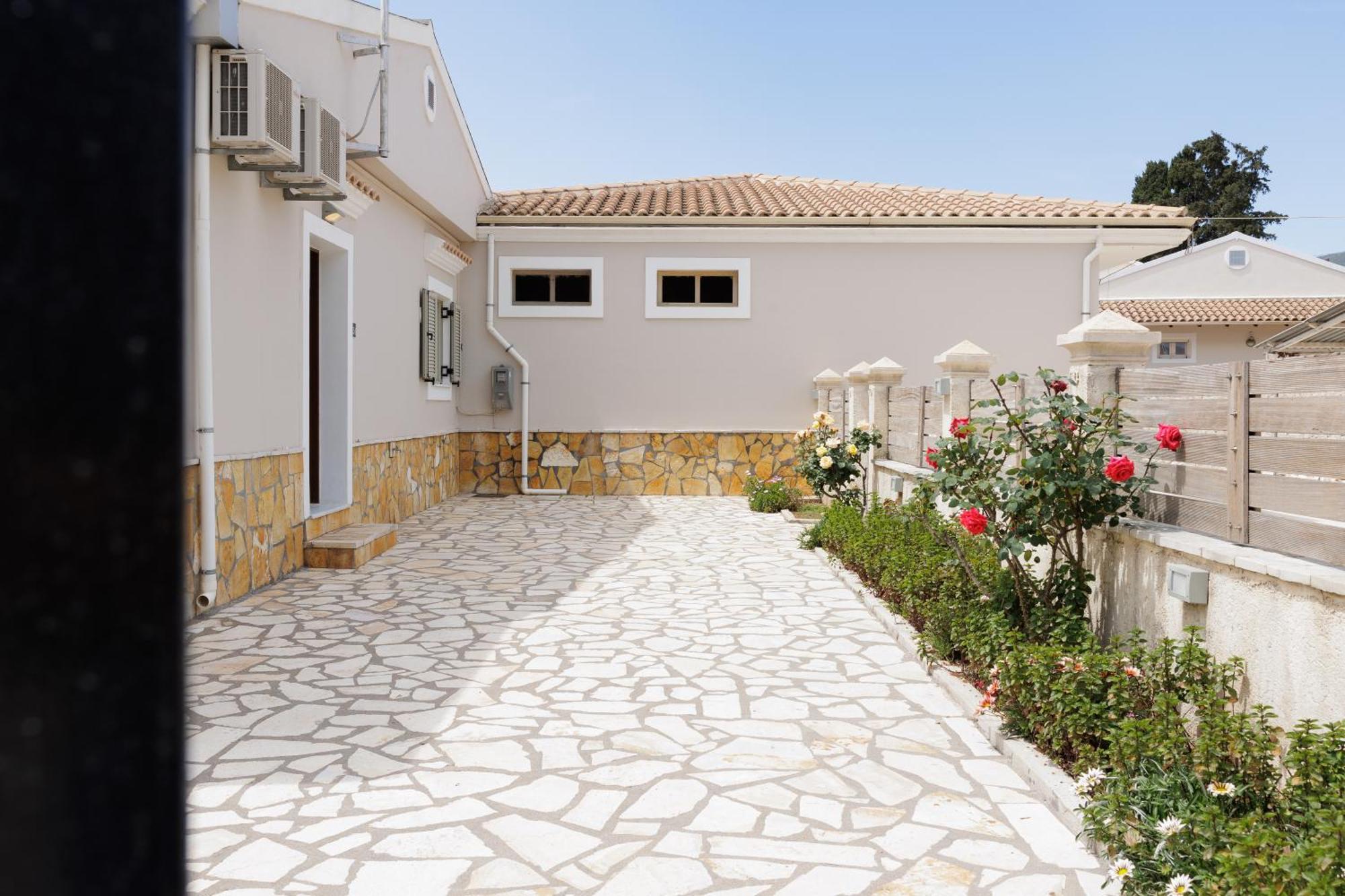 Santos Luxury Apartments Dassiá Eksteriør bilde